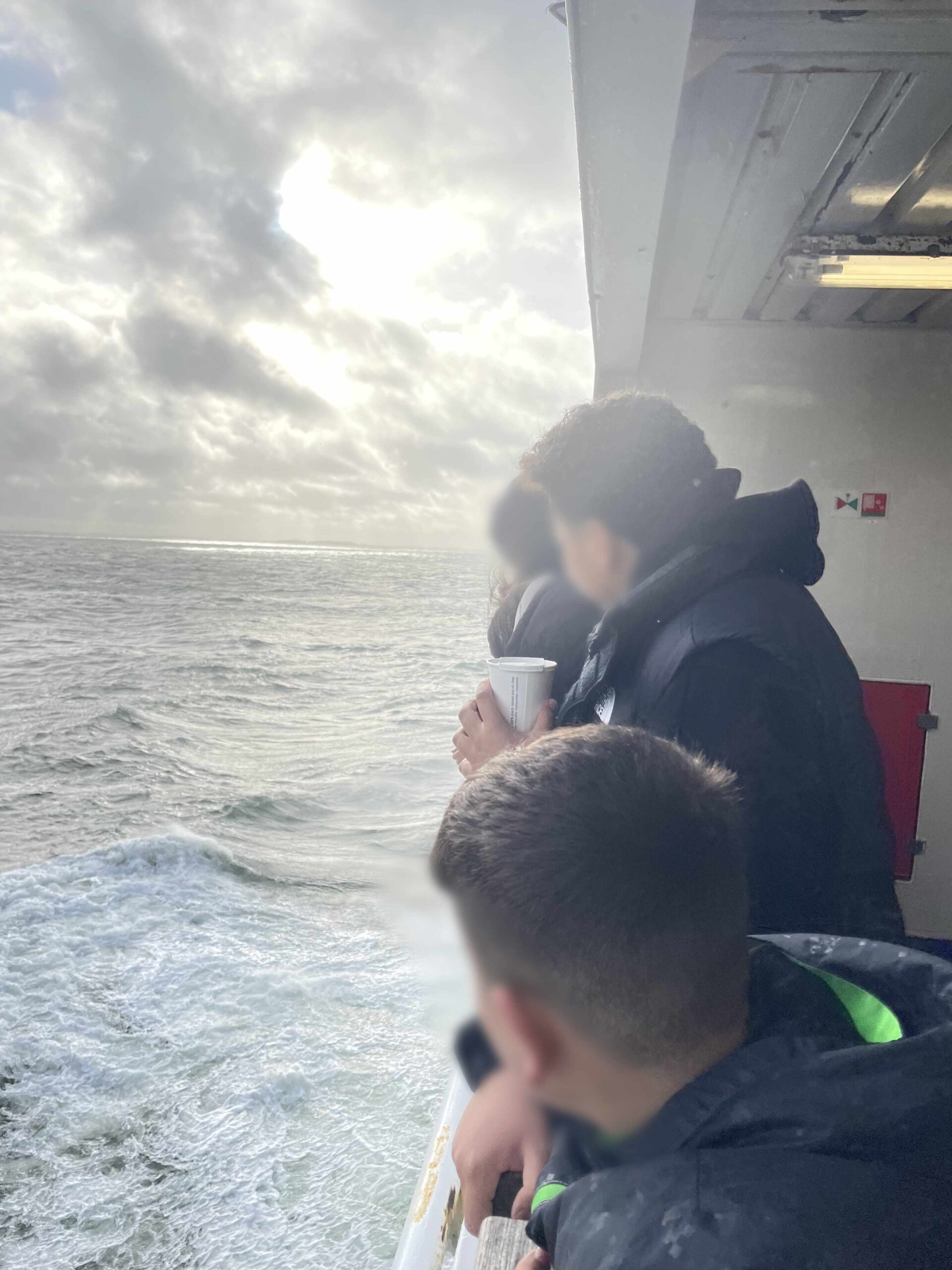 Jugendliche auf der Fähre nach Dänemark